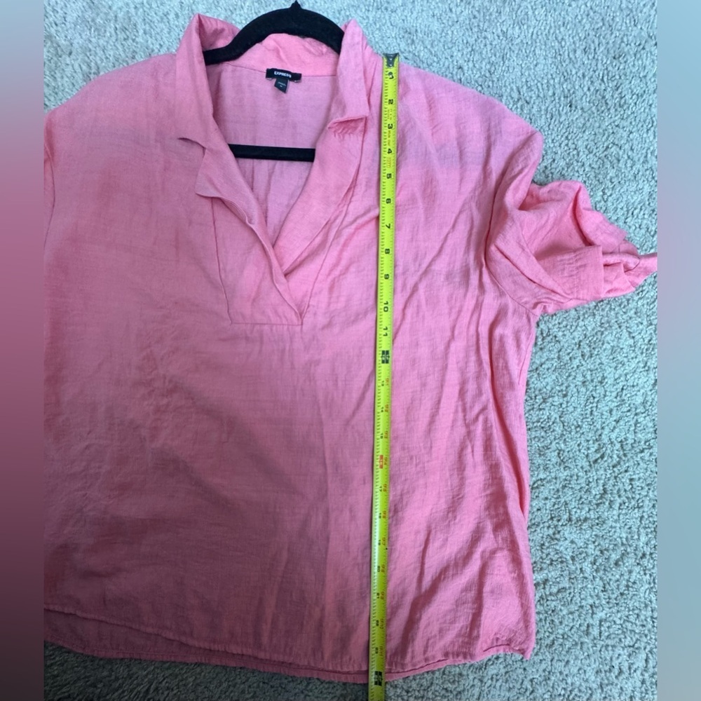 Express Women’s Salmon Pink Short Sleeve V-Neck Blouse M - Picture 6 of 7